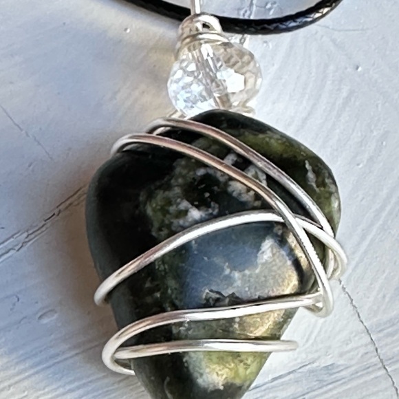 Pendant Necklace Serpentine, Healerite Gemstone Wire Wrapped 16-18’ Chain 5518 G - Picture 6 of 12